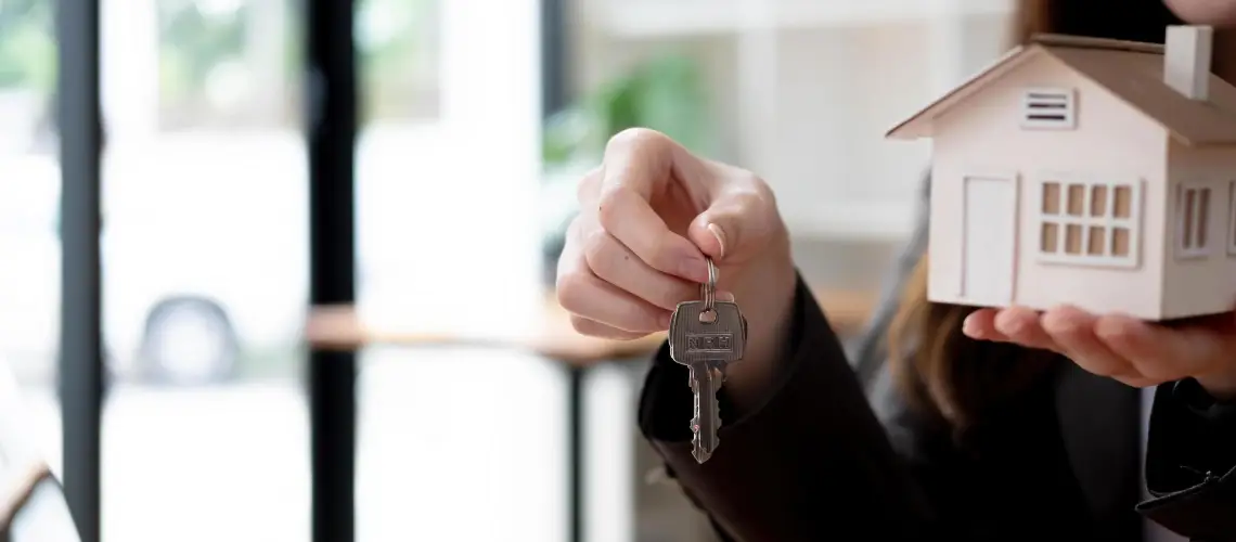 Professional house valuer inspecting a home in Victoria